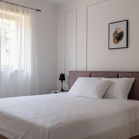 Jacqueline 2 Apartman *